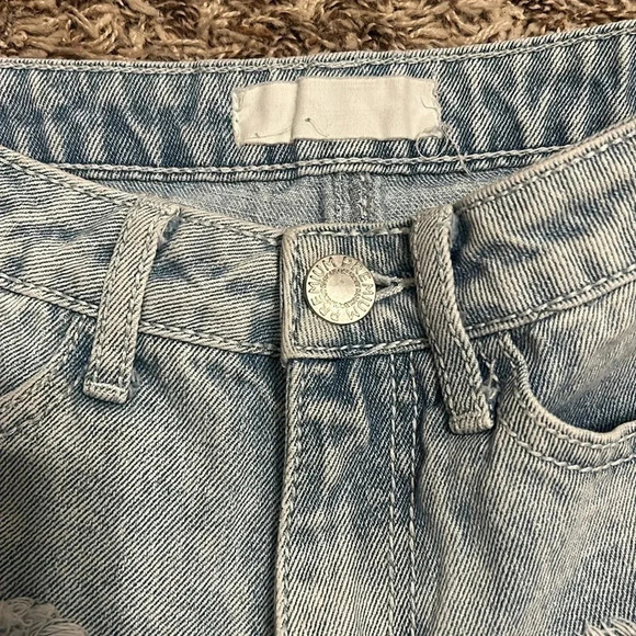 Almost Famous Distressed Shorts | Denim Shorts | Distressed Denim | Jean Shorts - Picture 5 of 8